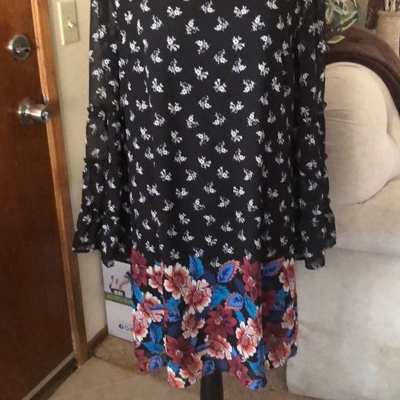 Hayes & Ashbury 70’s Style Dress - Picture 3 of 5